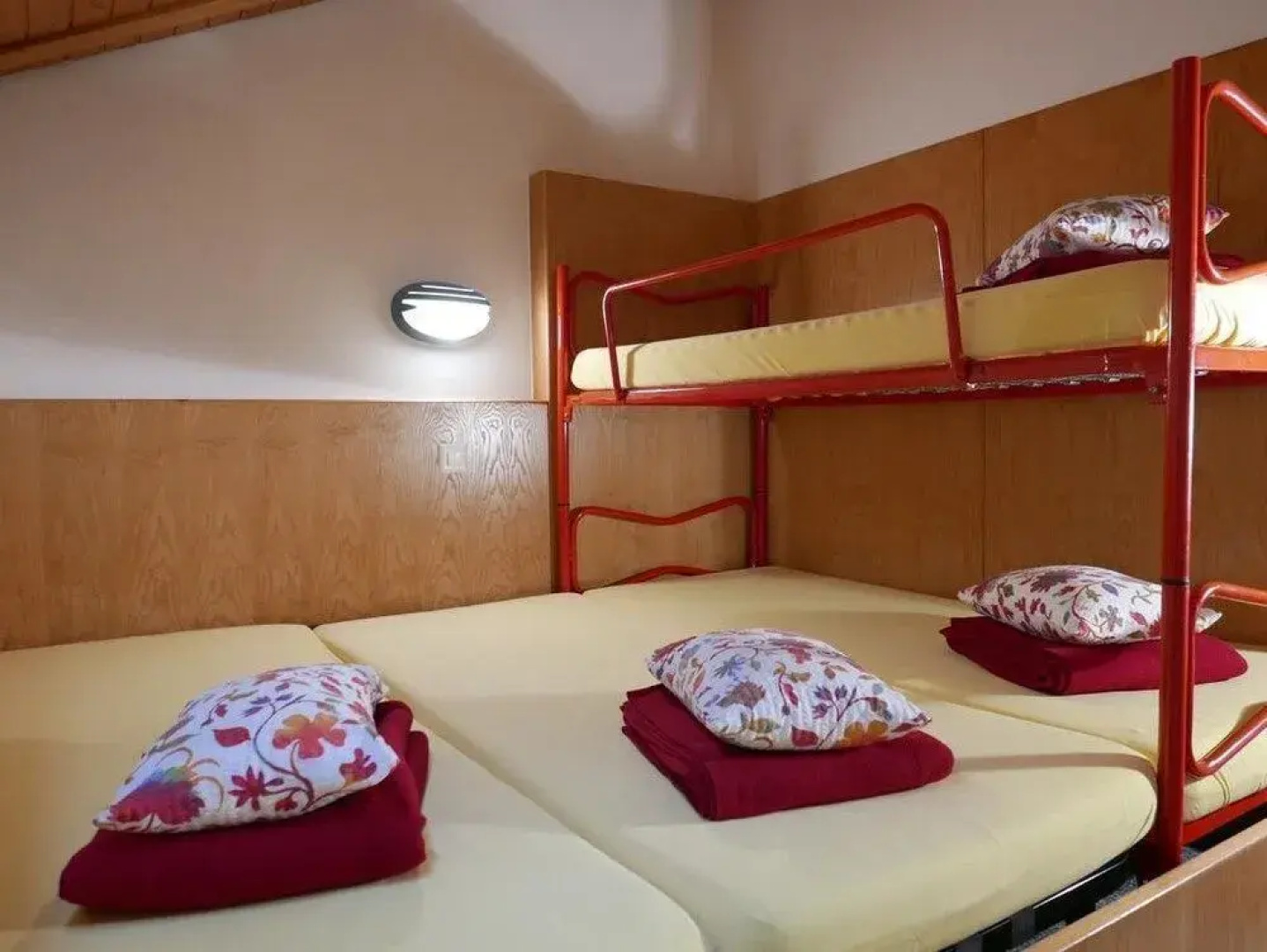 Hotel & Hostel Montarina