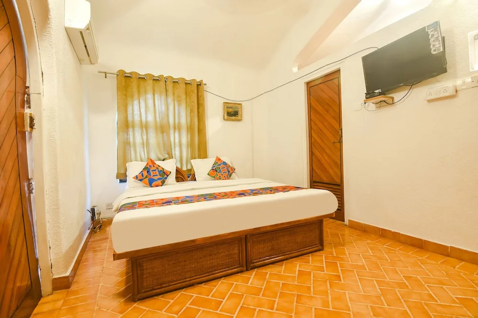 Royal Baga Residency