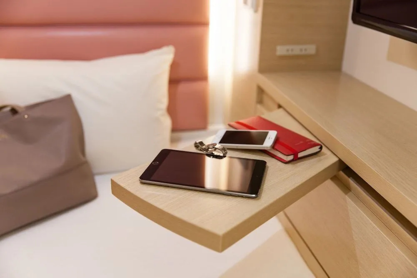 Y's Cabin Yokohama Kannai