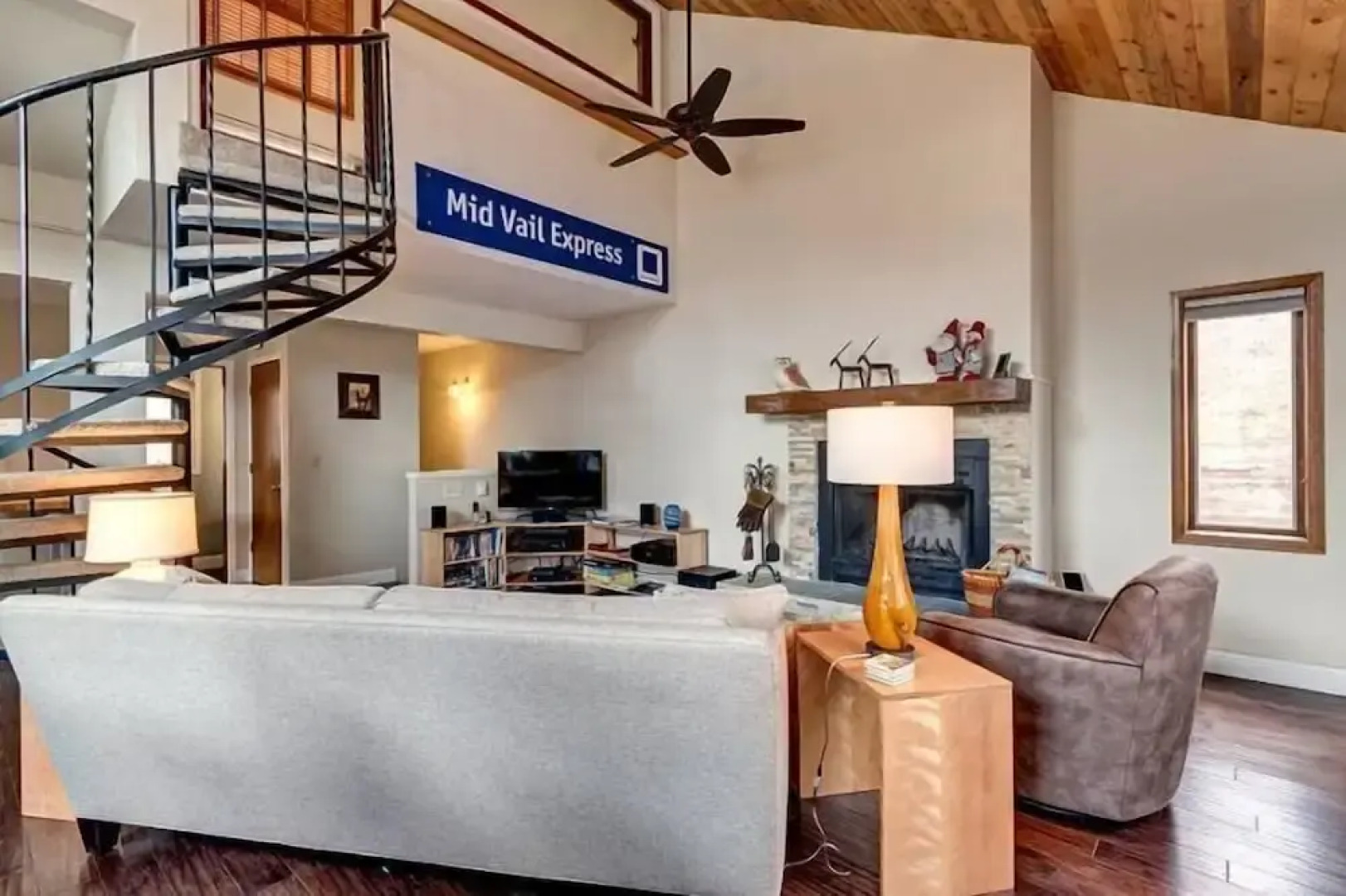 2-225 Eagle Dr Unit 8B Summer Only