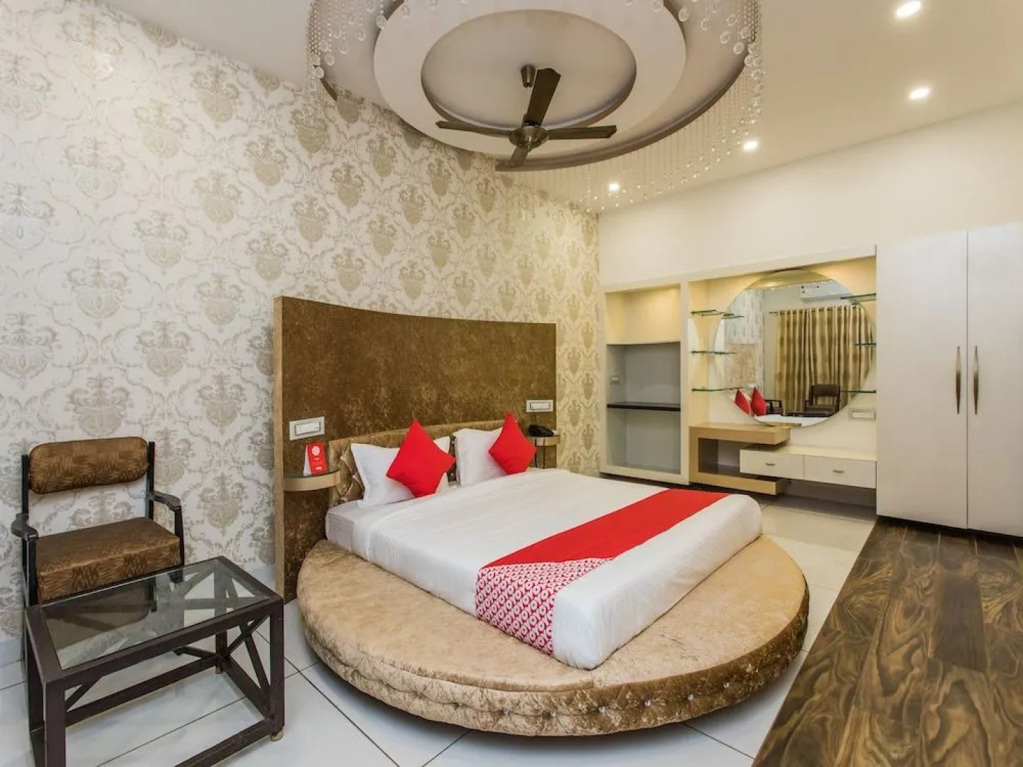 OYO 15401 Hotel Surana palace