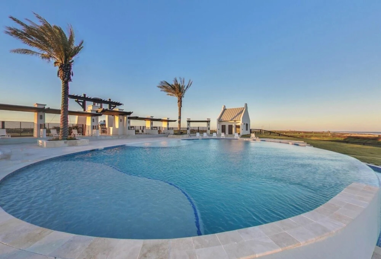 Paradise By The Sea 4 Bedroom Home by RedAwning