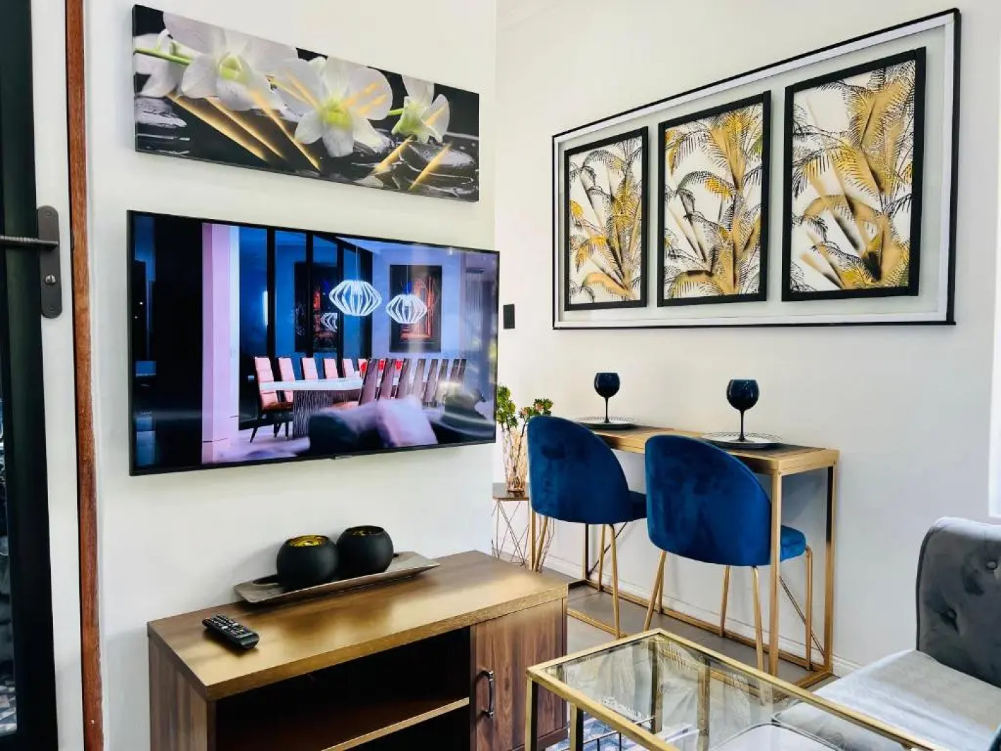 24 On Basil Boutique Aparthotel