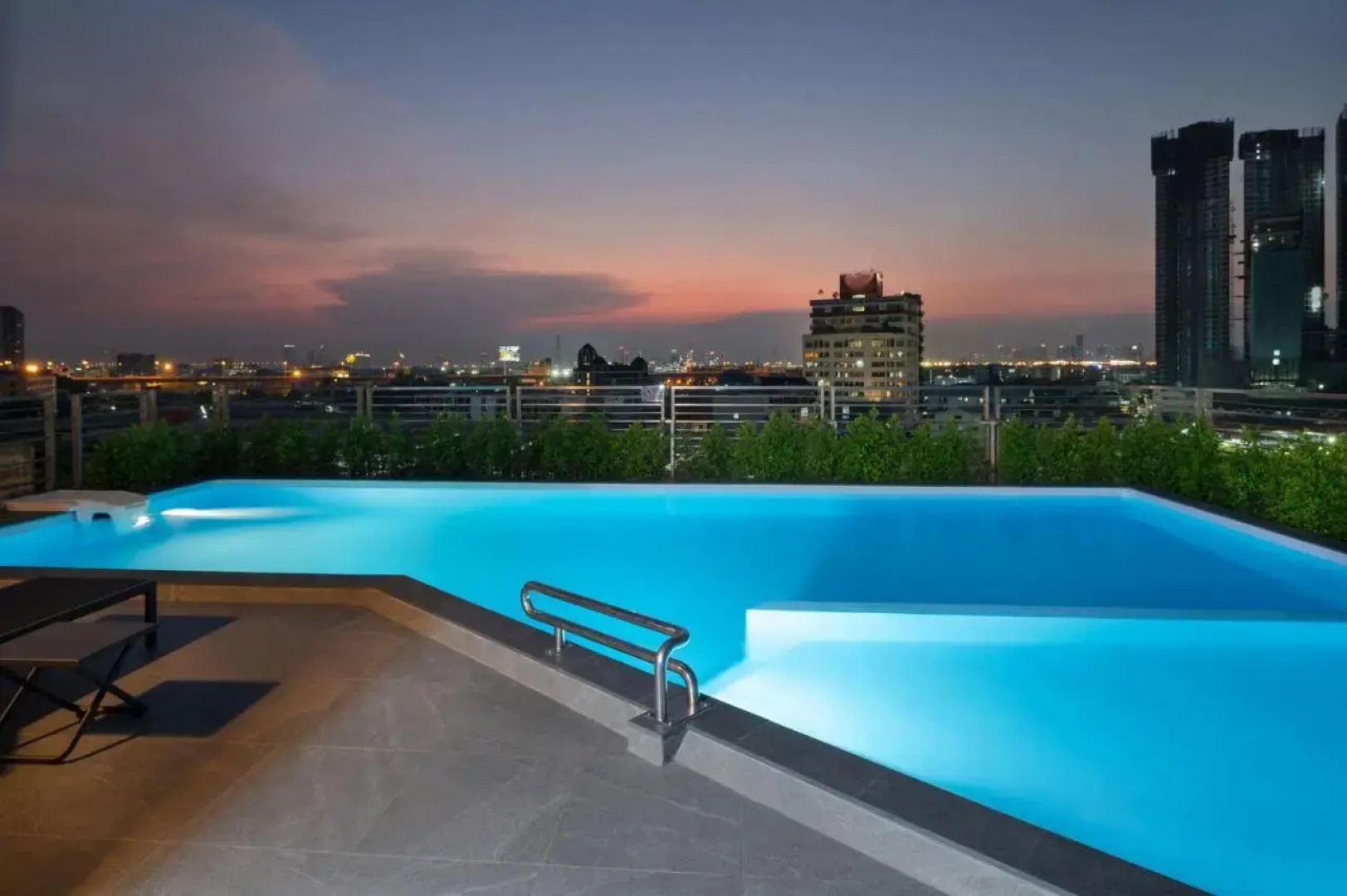 Lumen Bangkok Udomsuk Station