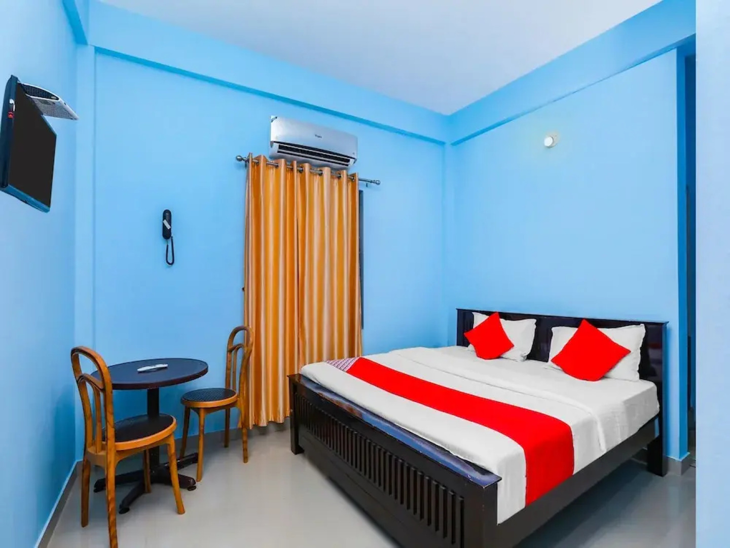 OYO 23308 Lamiya Plaza