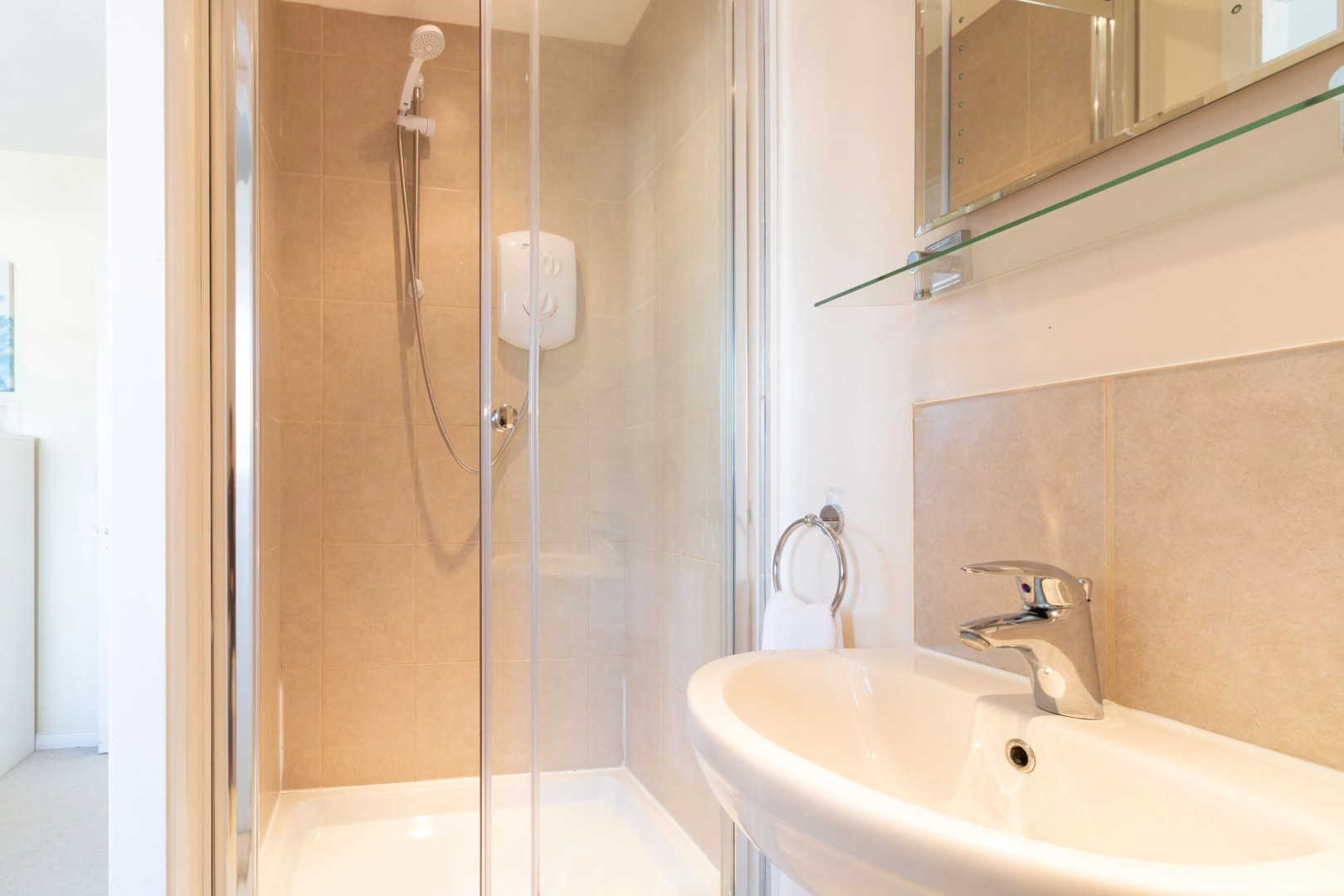 Lancaster Close Serviced Accommodation