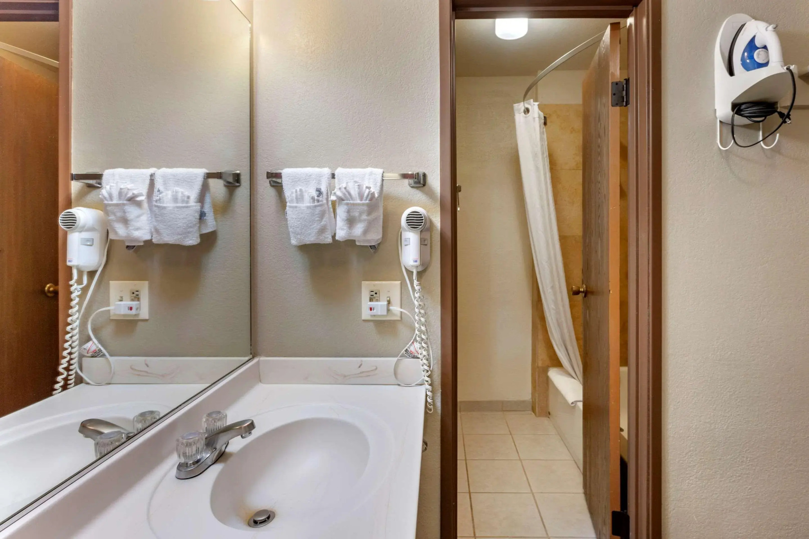 Econo Lodge Inn and Suites Sandy