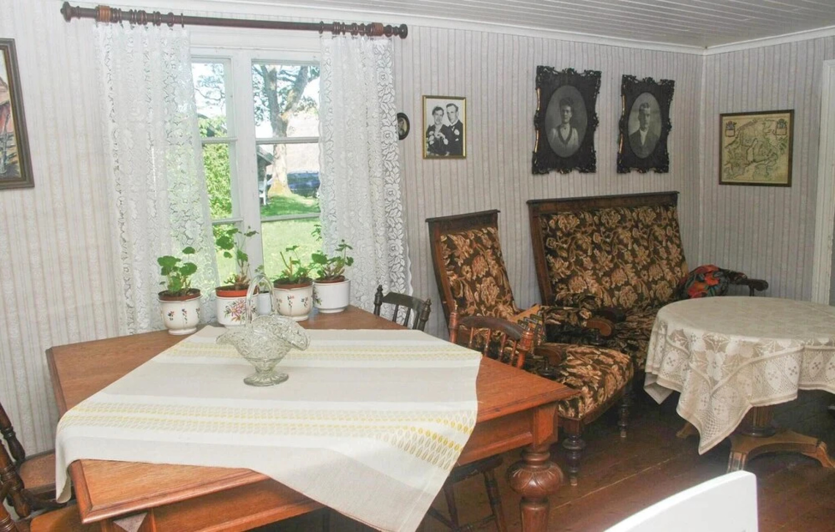 Awesome Home in Brålanda With 1 Bedrooms