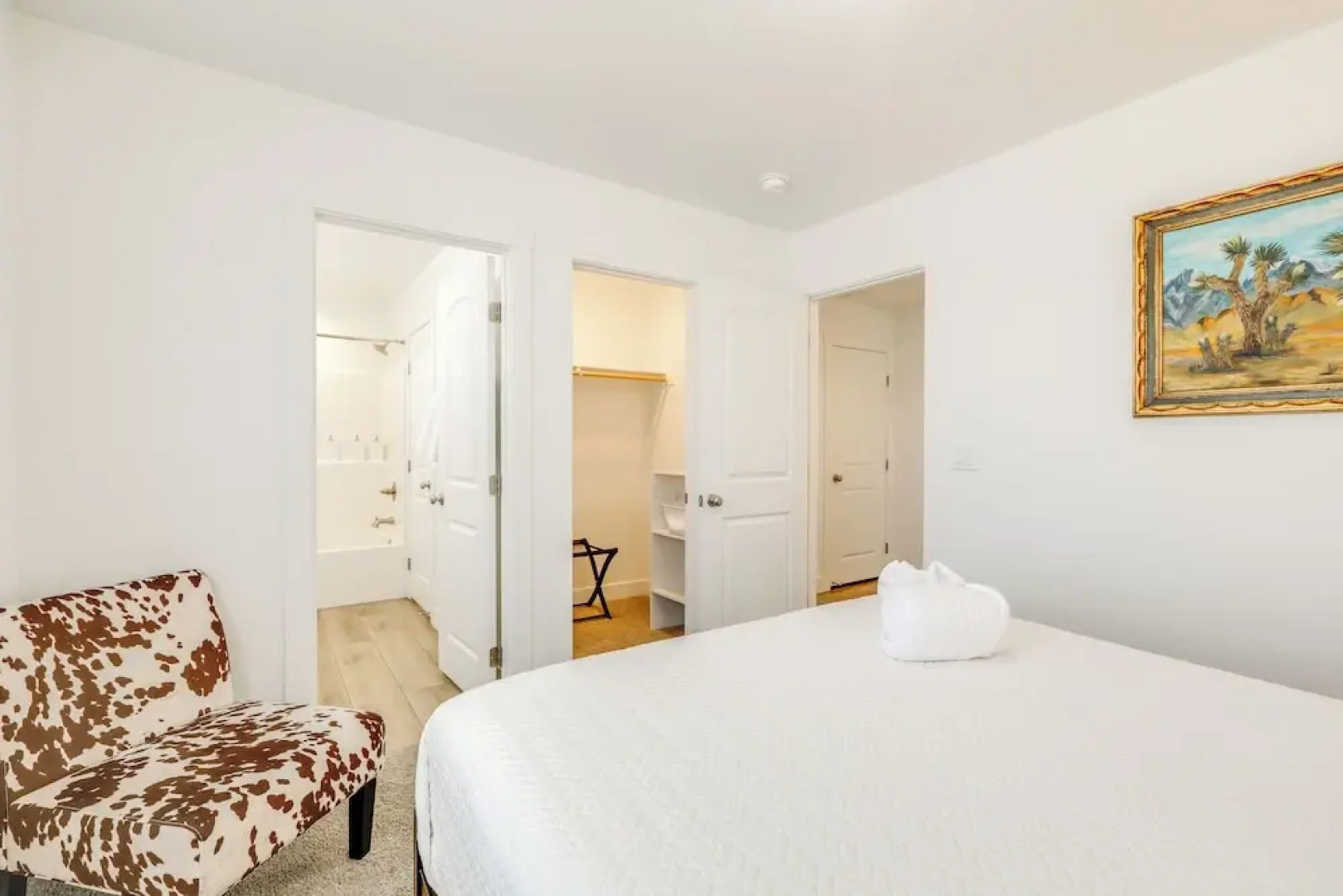 Spacious Bellemont Cabin w/ Jacuzzi + Mtn View!