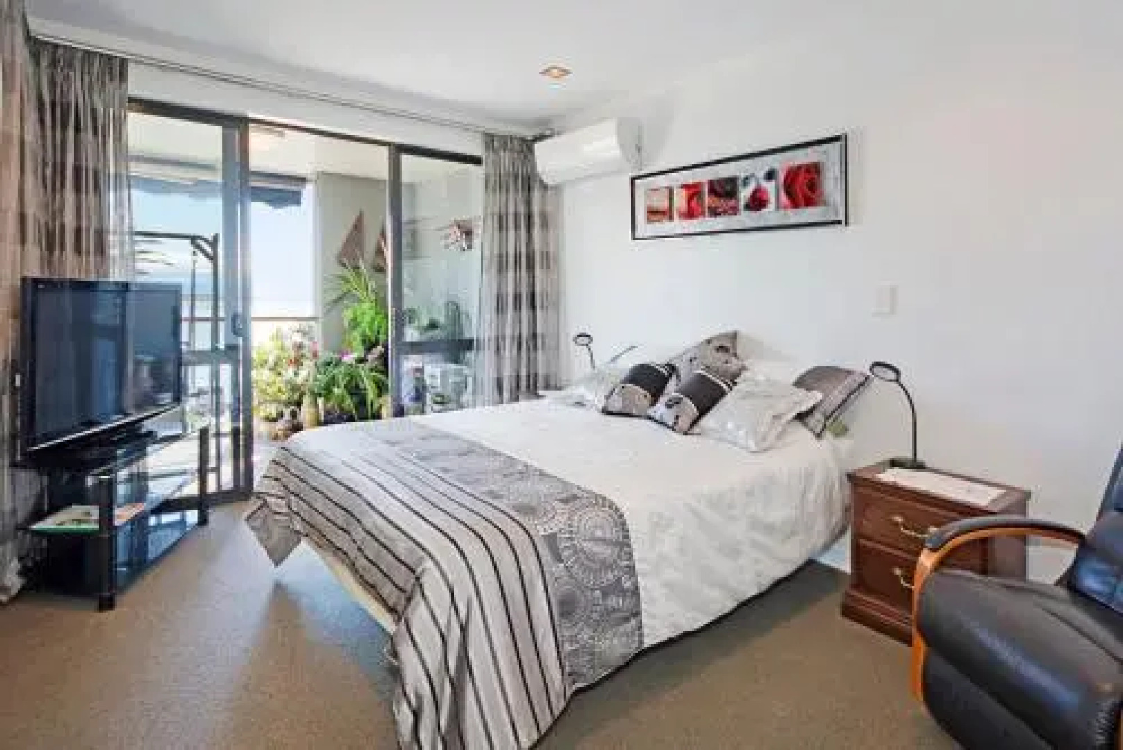 The Waterfront Penthouse 11