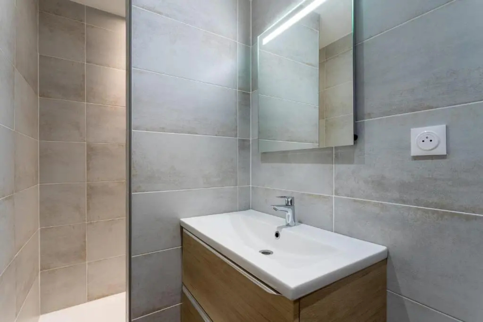 Luxurious 1 bedroom, AC, terrace, close beaches - Dodo et Tartine