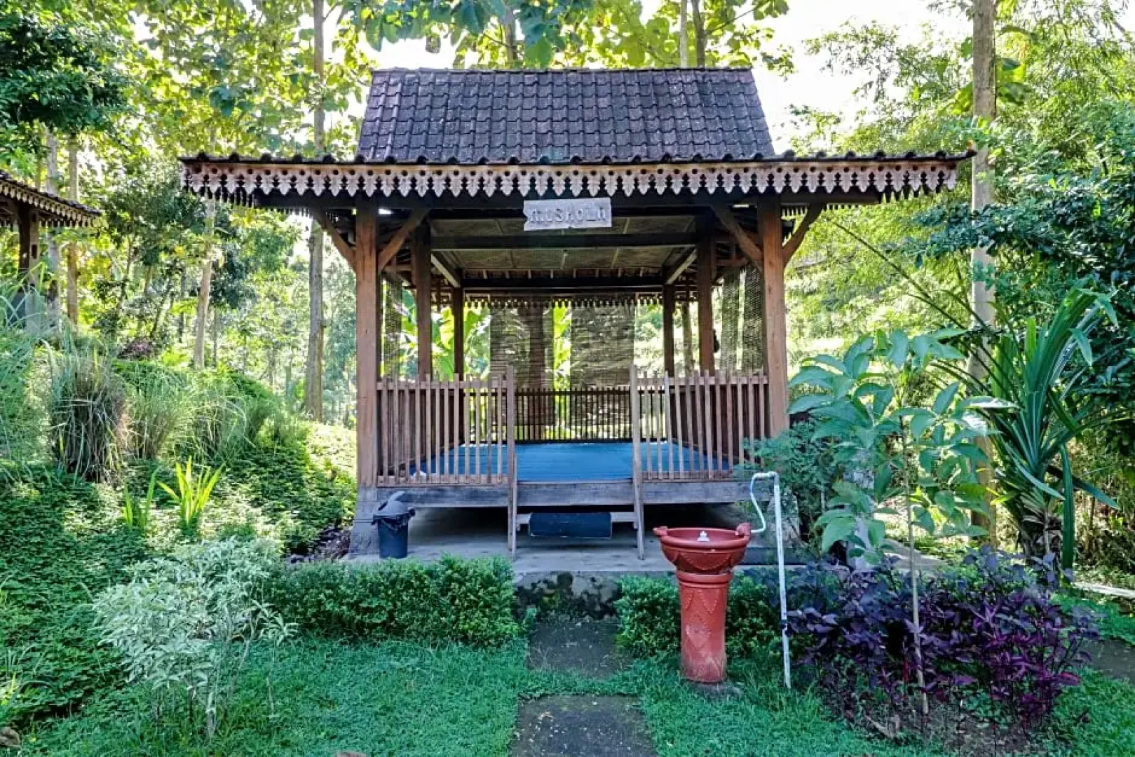 Balkondes Kenalan by ZUZU