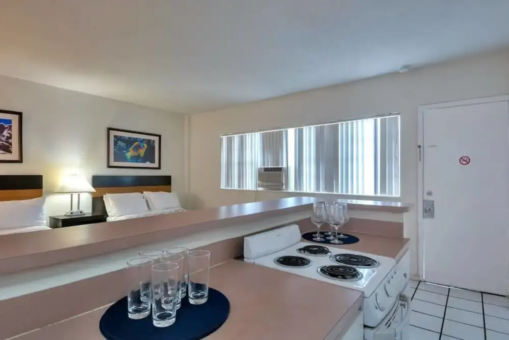 Amazing 1br apartment with pool, Hallandale Beach!