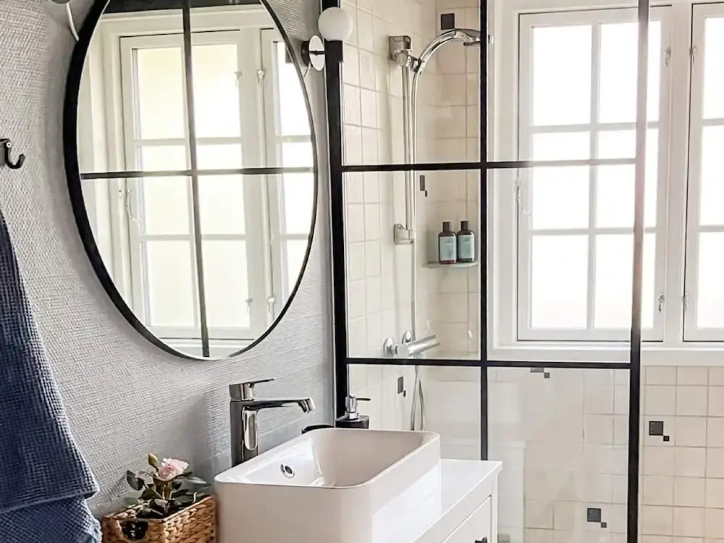 Cozy Cottage by the Sea-by Traum