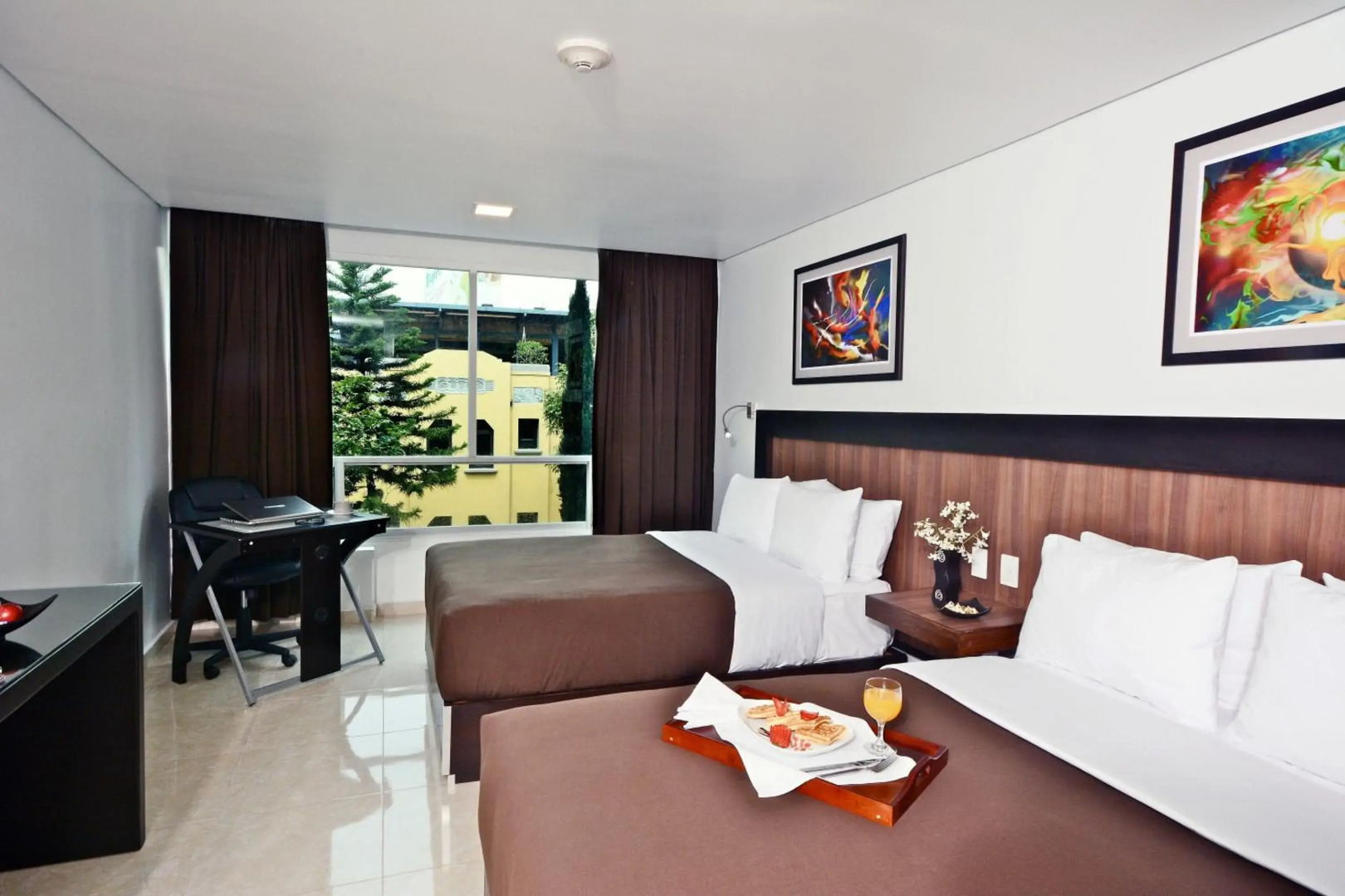 Hotel & Suites PF