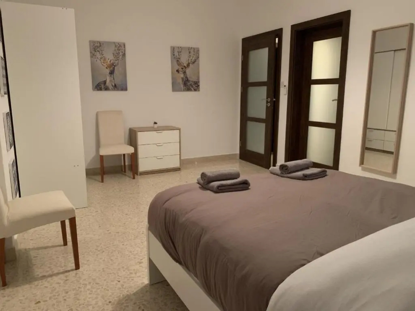 Large apartment close to rocky beach MCRE1-1