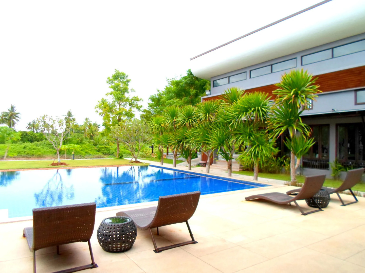 Naraya Riverside Resort