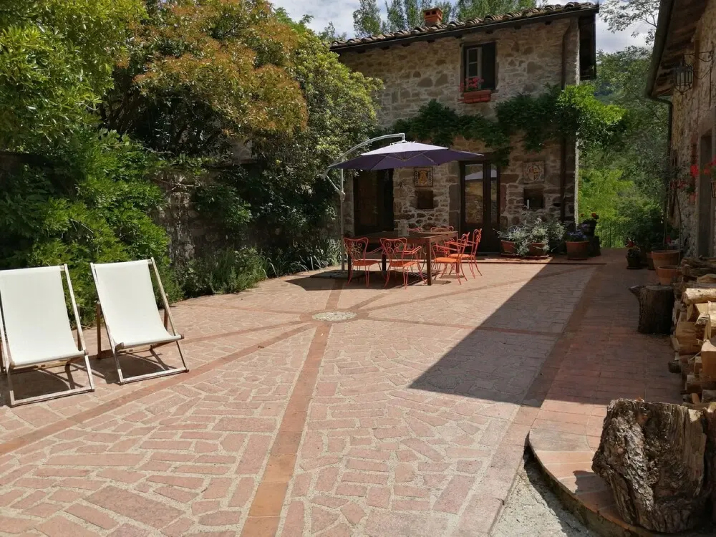 Stunning 2 bed Cottage in the Lucca Countryside