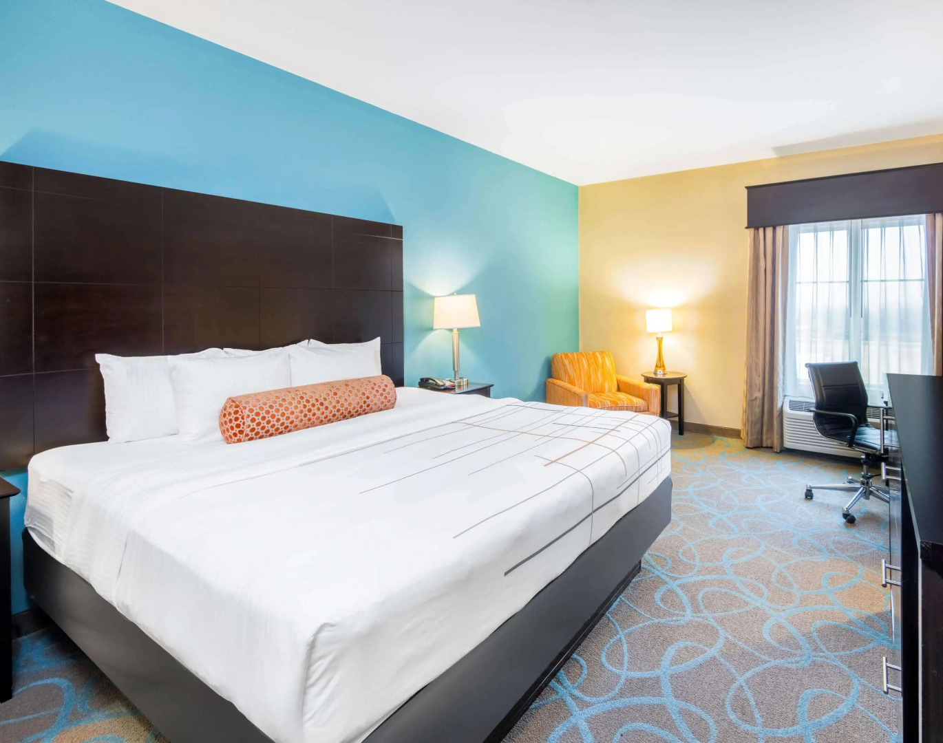 La Quinta Inn & Suites by Wyndham Clinton Historic Route 66