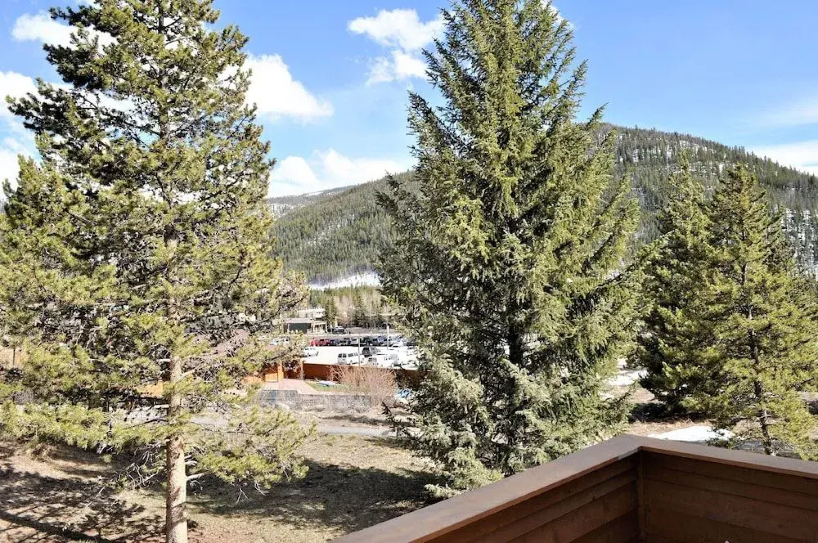 Tennis Townhome 2 Bed 2.5 Bath