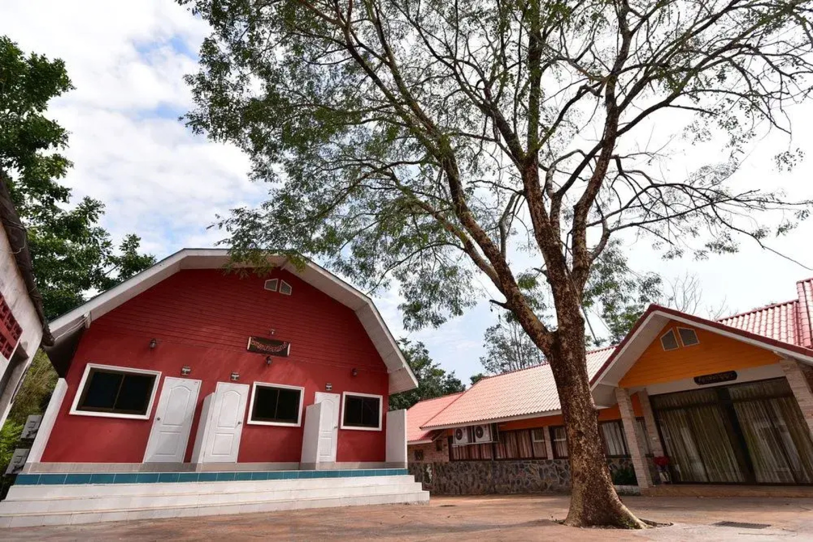 Petch Jed Sao Noi Resort