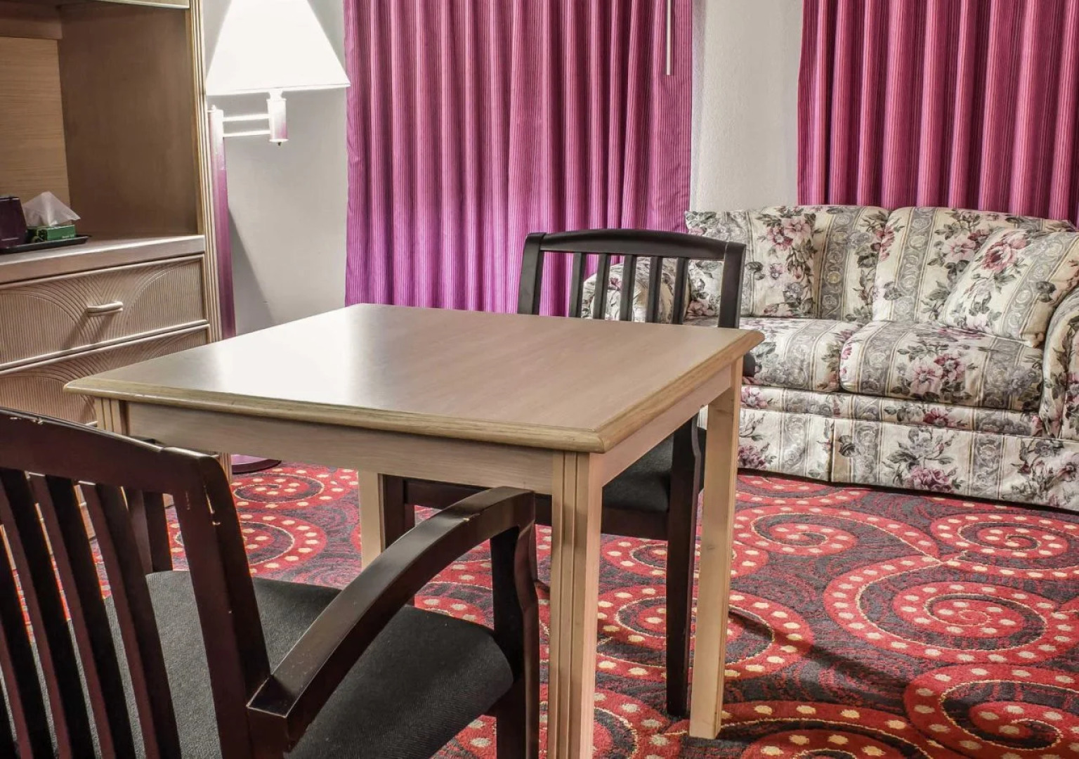 Spencer Inn and Suites