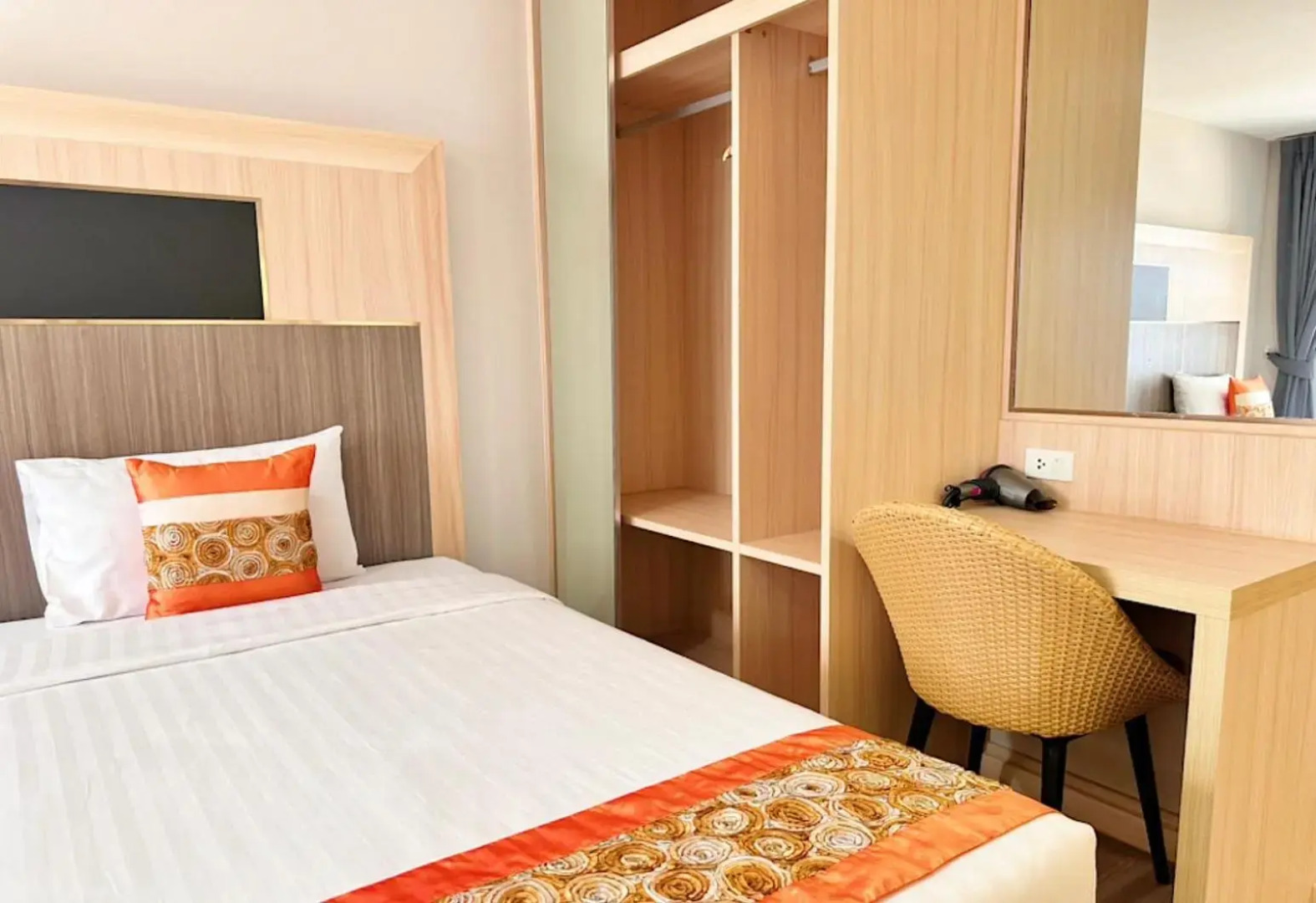 O2 Grand Suvarnabhumi Airport