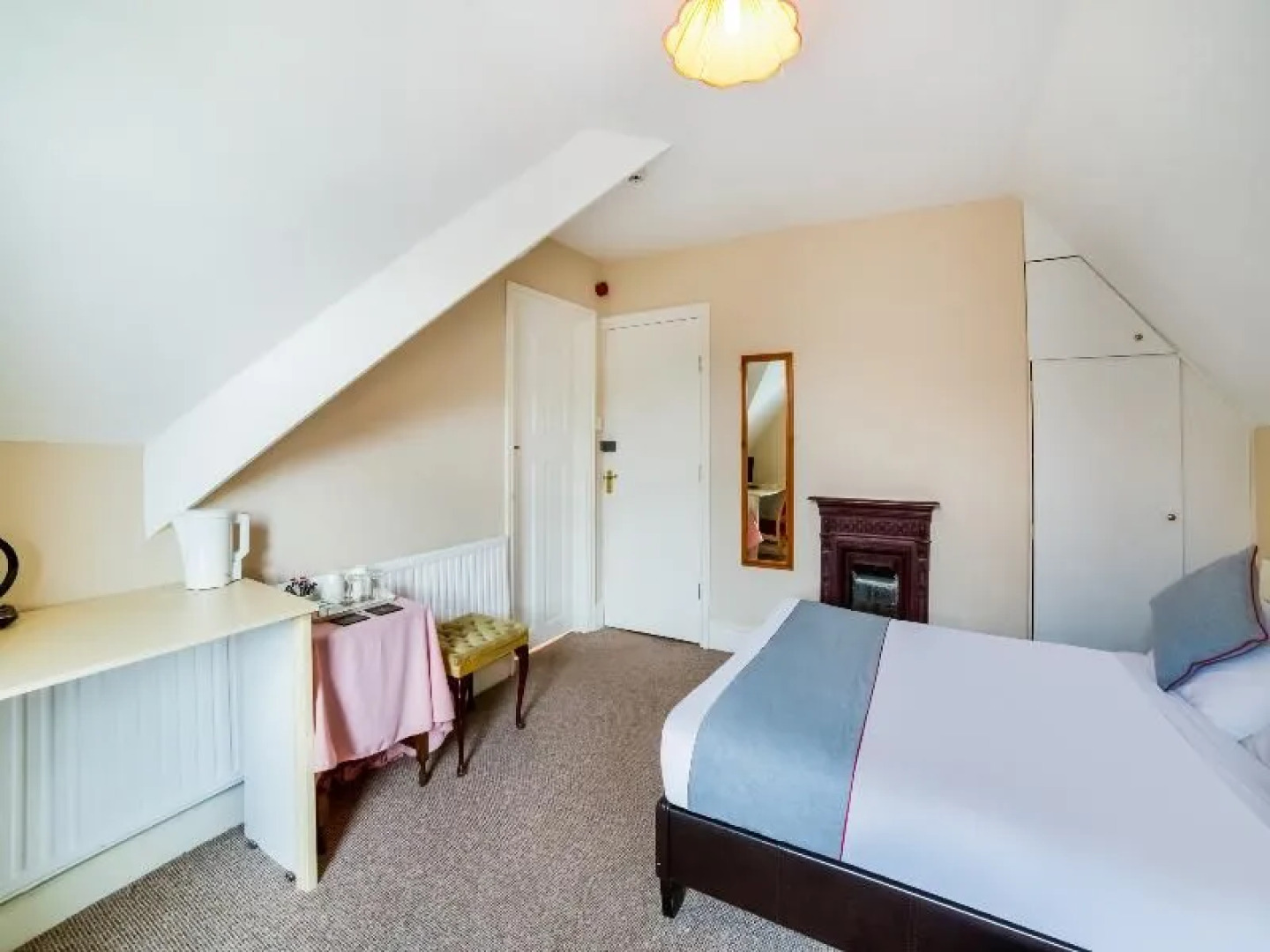 The Briary Hotel - Guest House