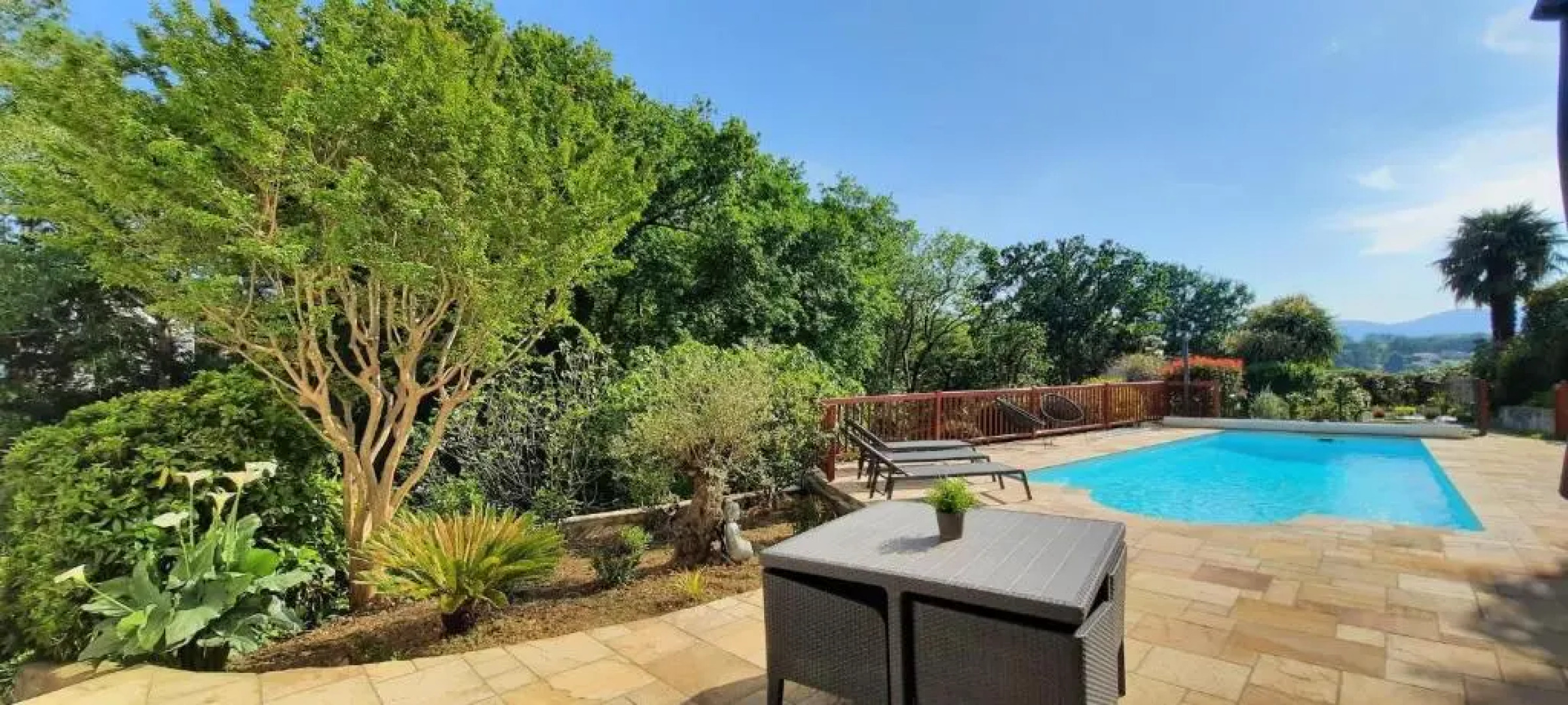 PARABISU TTIKIA "Petit Paradis"