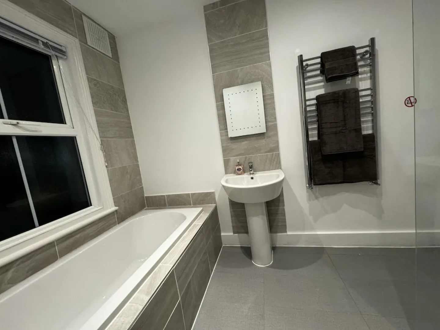 Onsite Apartments in Central Brentwood