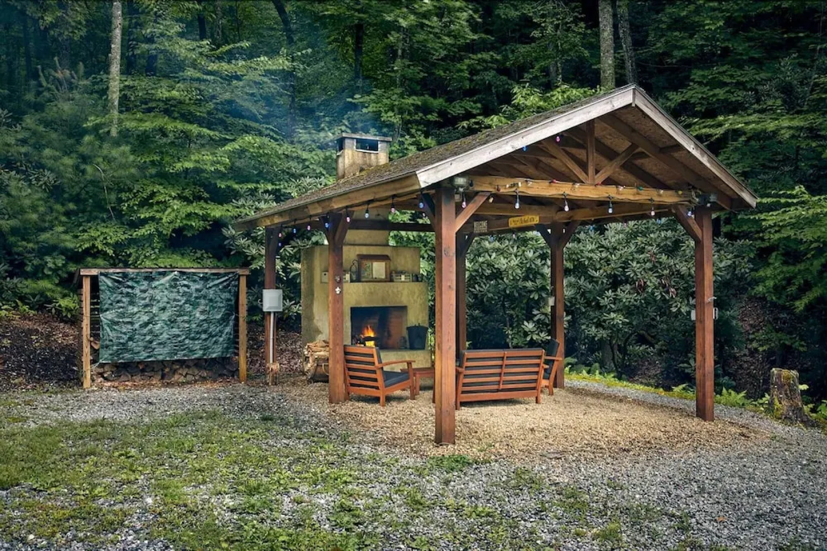 'peaceful Getaway' Penrose Cabin w/ Hot Tub & Pond