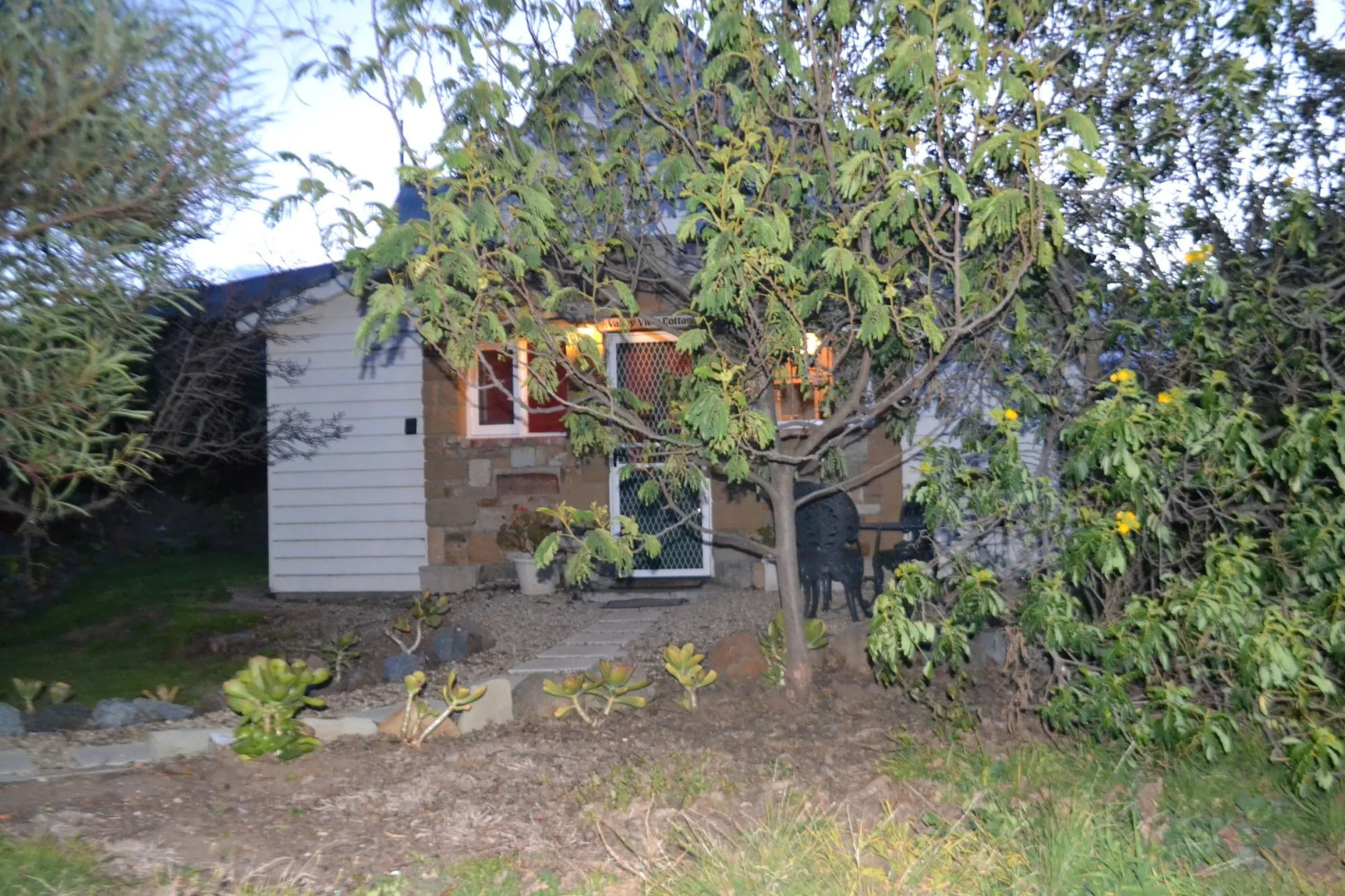 Mulberry Cottage Unique B&B Accommodation