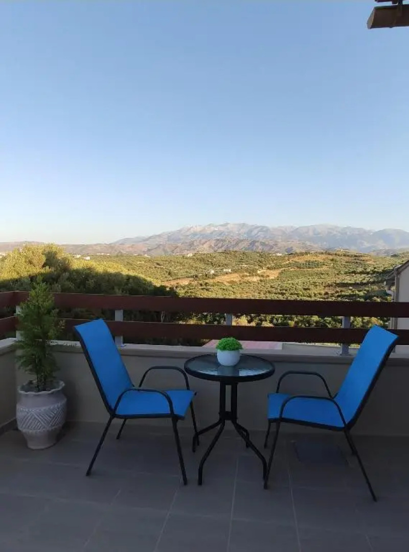 Wish sea and mountain view