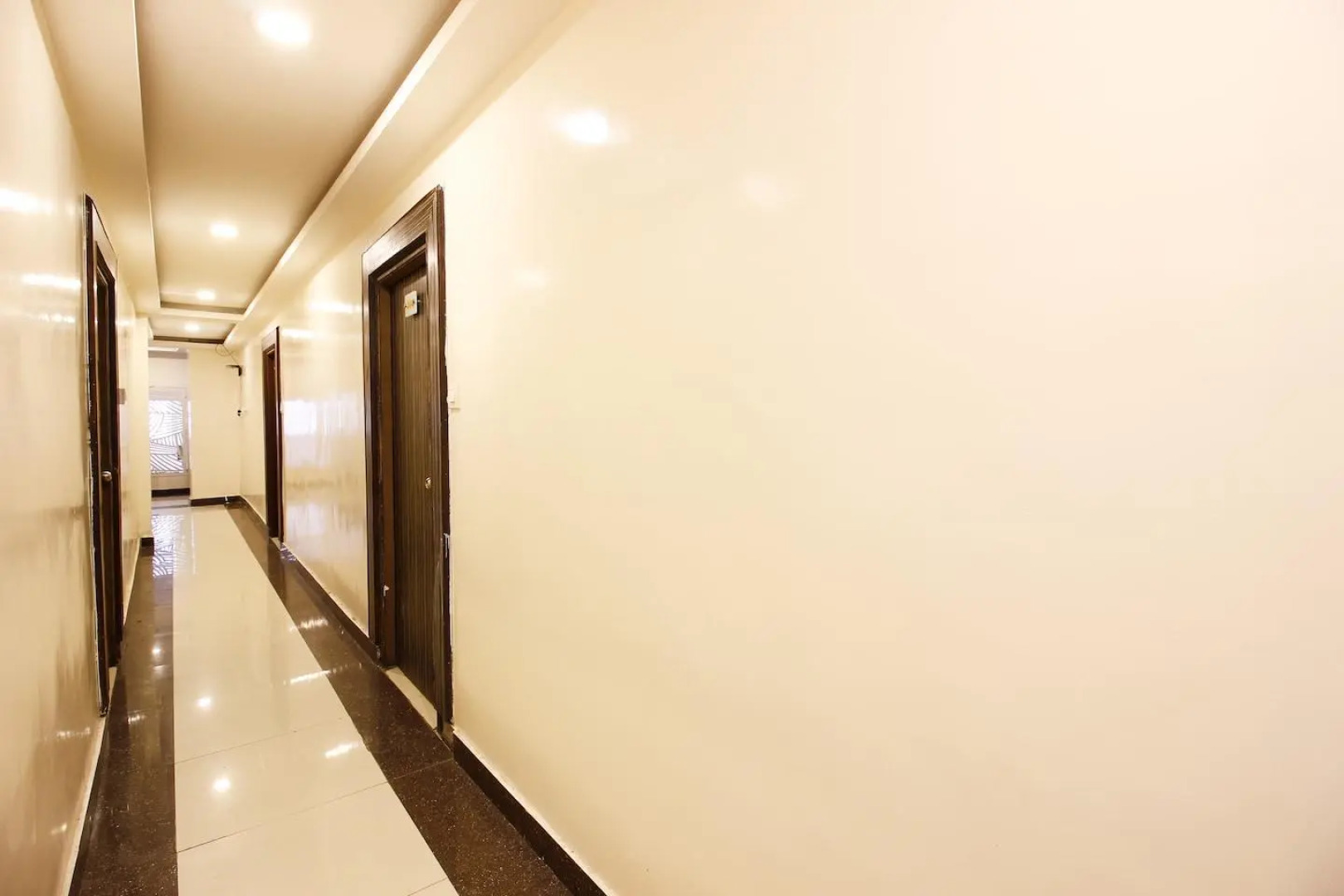 OYO 40807 Hotel  VSR International