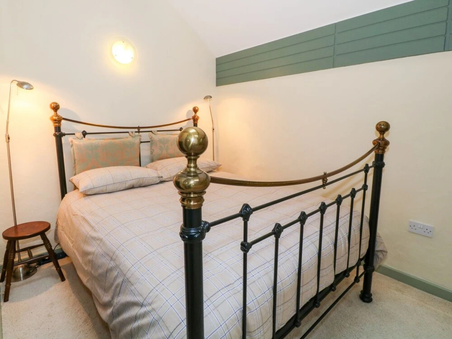 Ysgubor Fach, Gaerwen