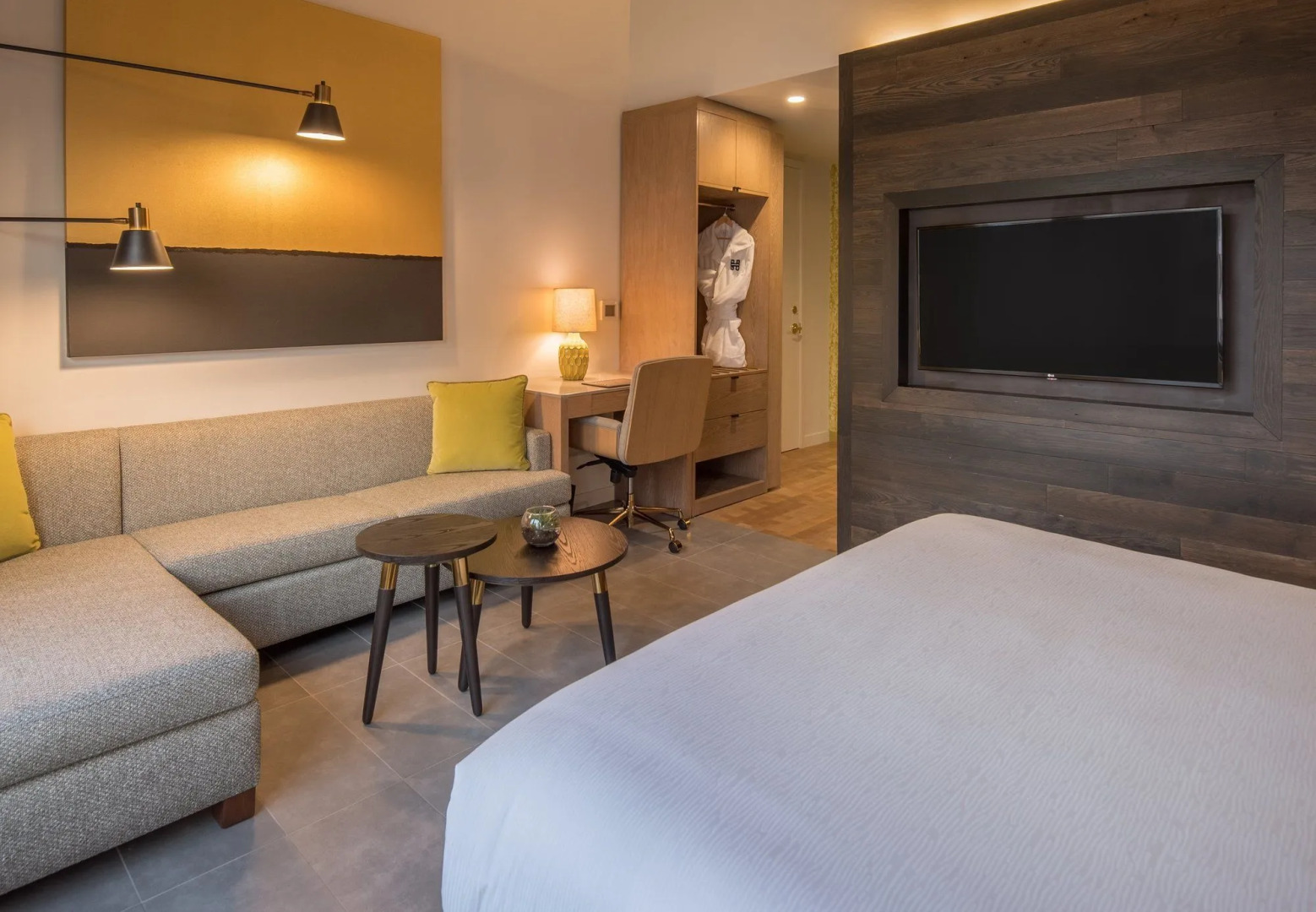 The Hi-Lo, Autograph Collection