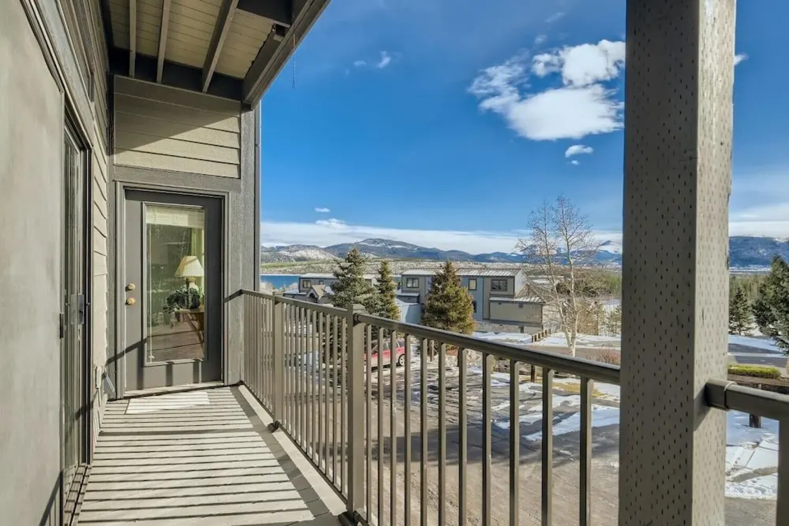 Lake Forest  201f 2 Bedroom Condo by RedAwning