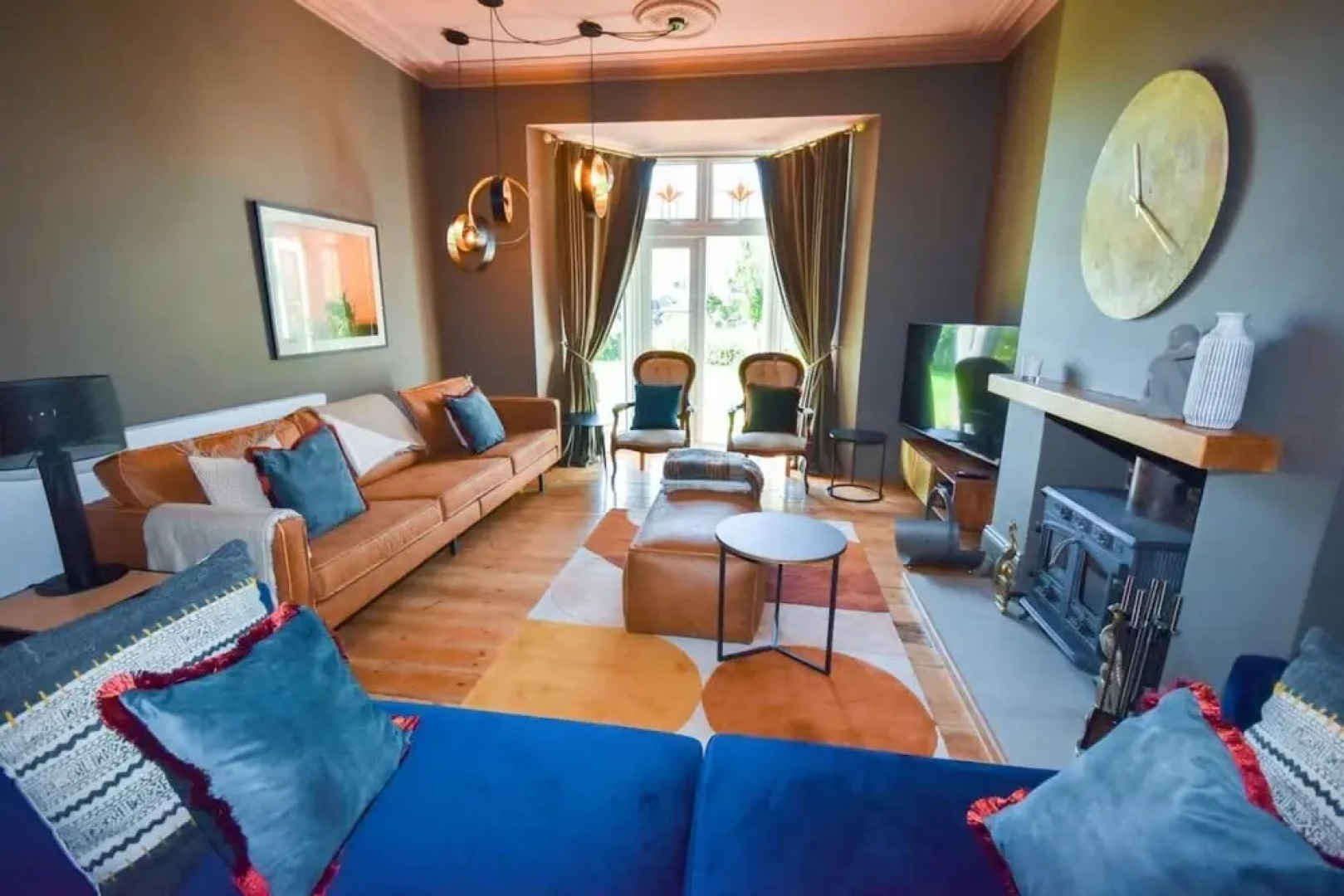 Blenheim House an Immaculate sea side home for 12 guests, plus swimming pool.