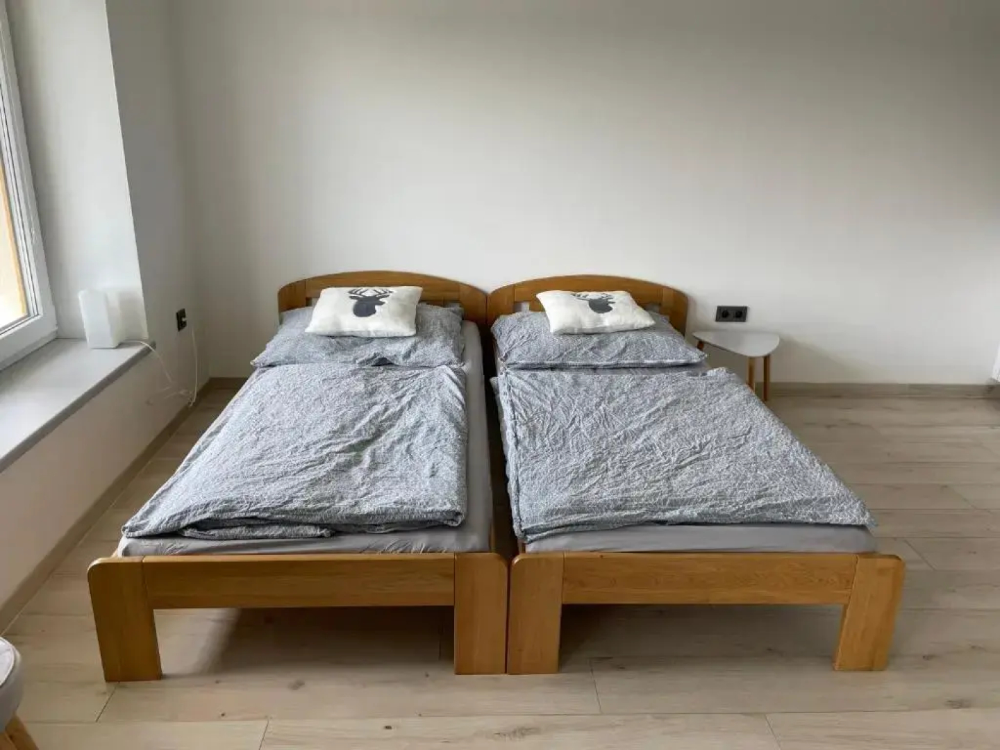 Soukromý pokoj s kuchyní a koupelnou v řadovce