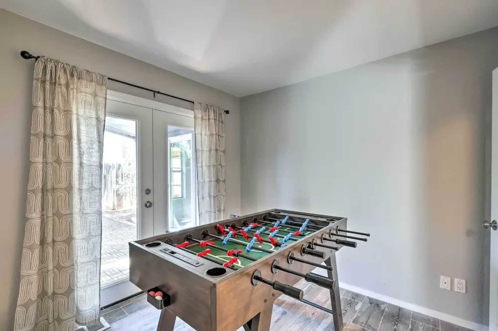 Modern Flagstaff Retreat ~ 4 Mi to Downtown!
