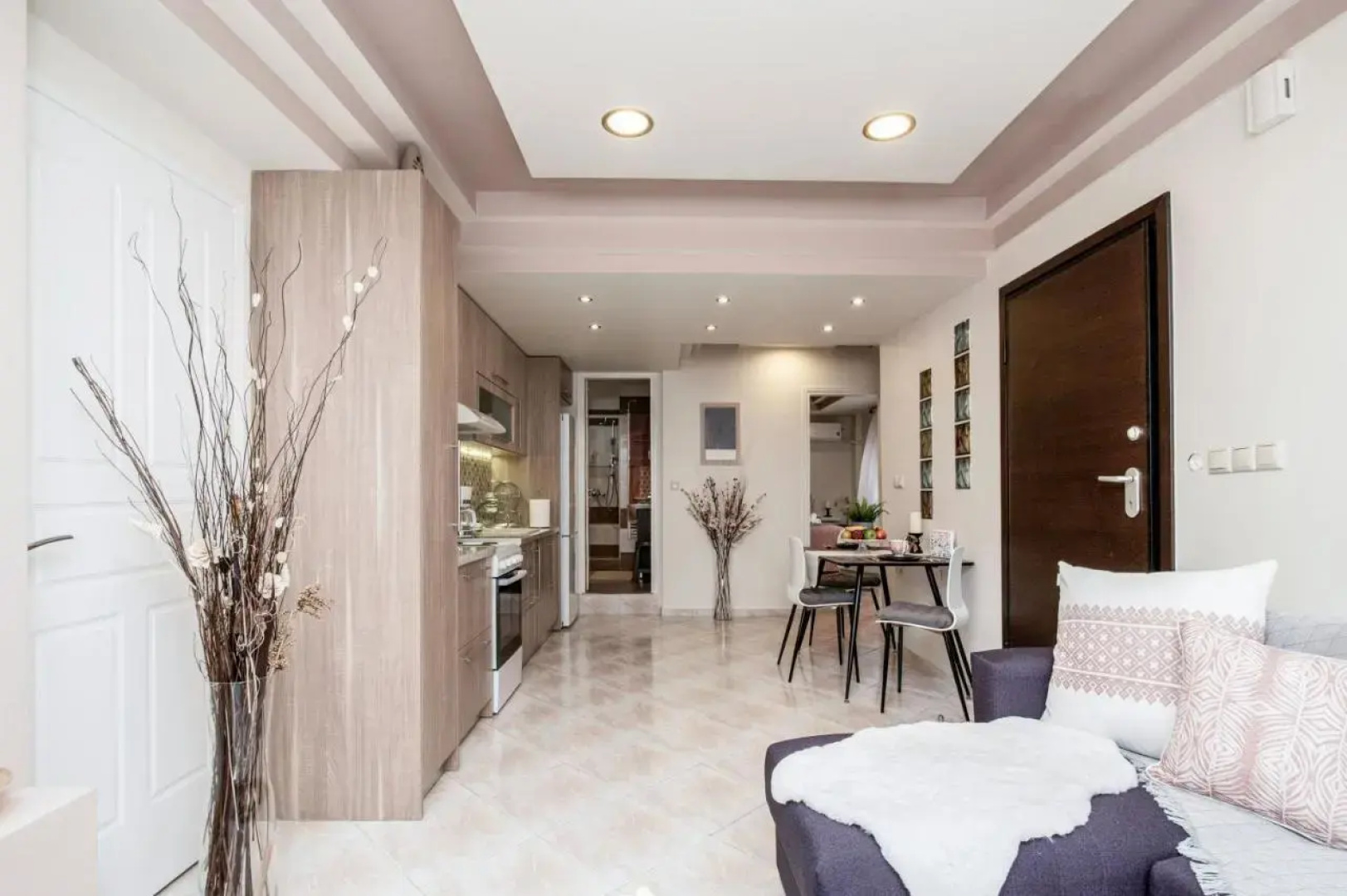 'The Ivory' House Project In Athens