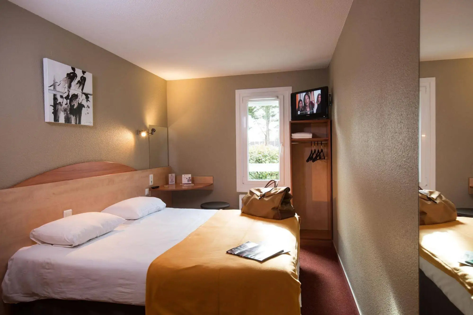 Kyriad Direct Orleans Ouest