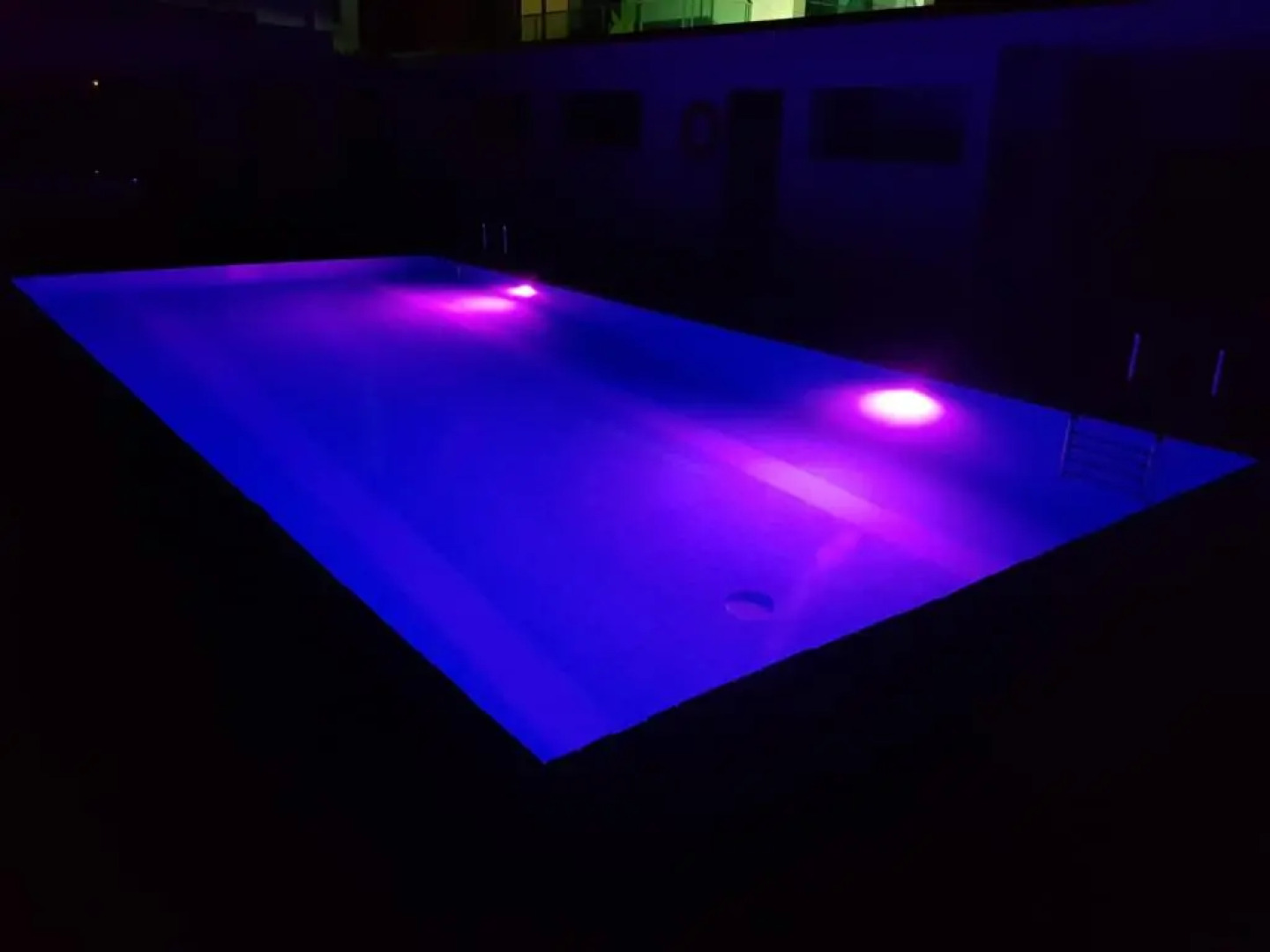 Family house with pool and beautiful river view