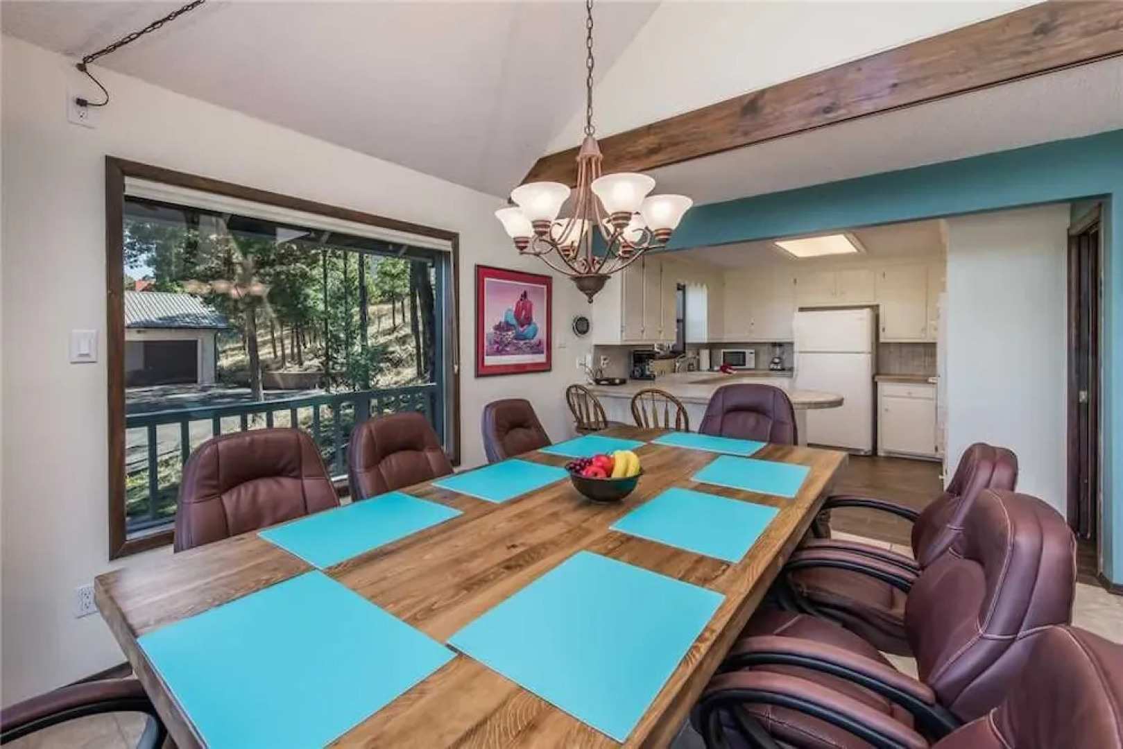 Gray Wolf Lodge - Four Bedroom Cabin with Hot Tub