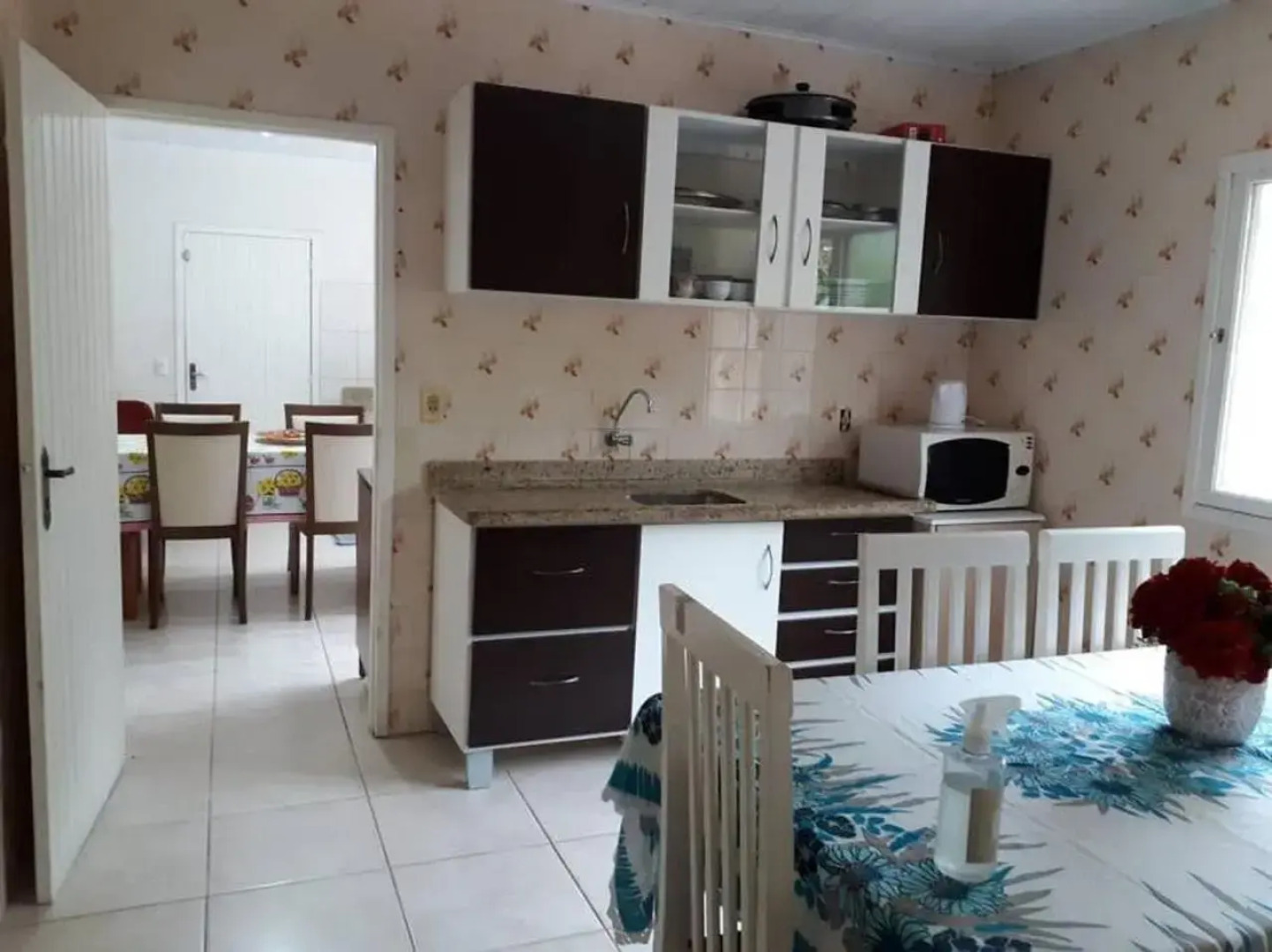 Casa de 03 dormitórios no centro de Bombinhas