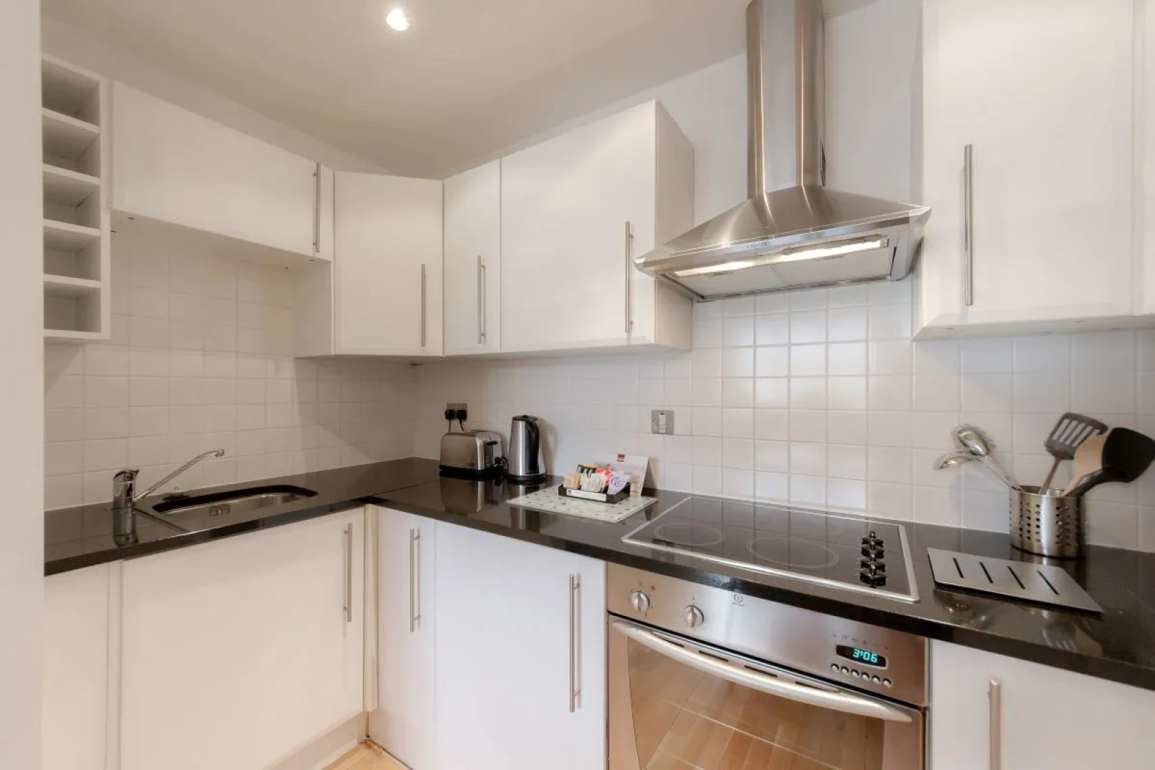 Roomspace Serviced Apartments - Groveland Court