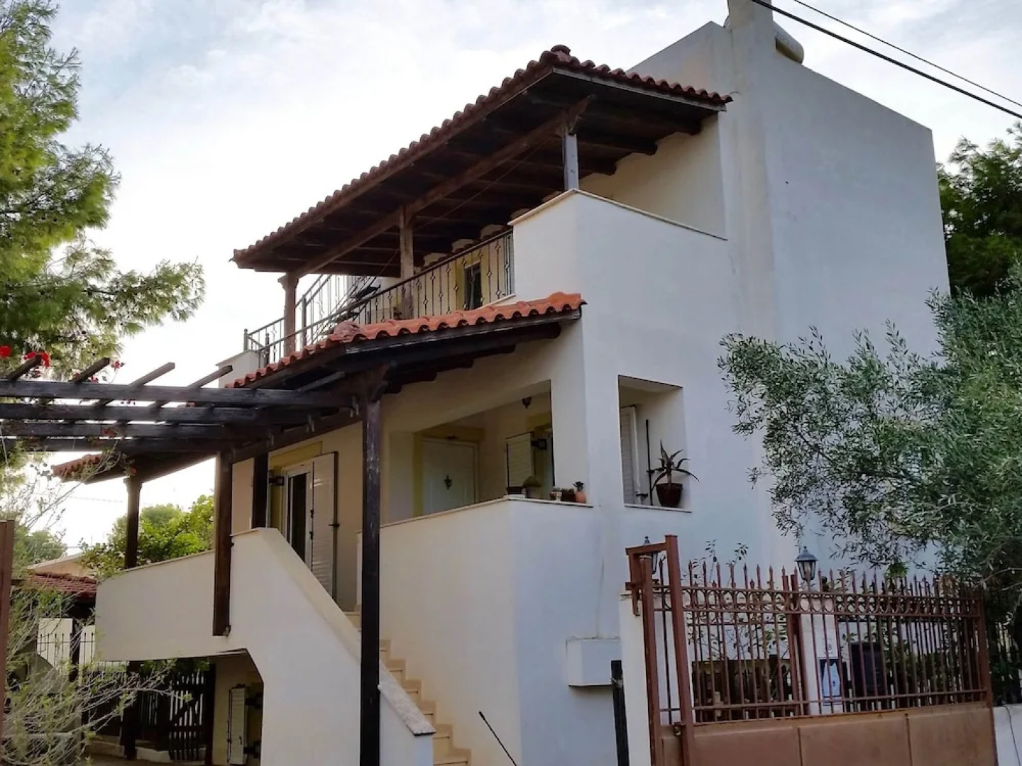 Villa Leonidas Near Athens Airport