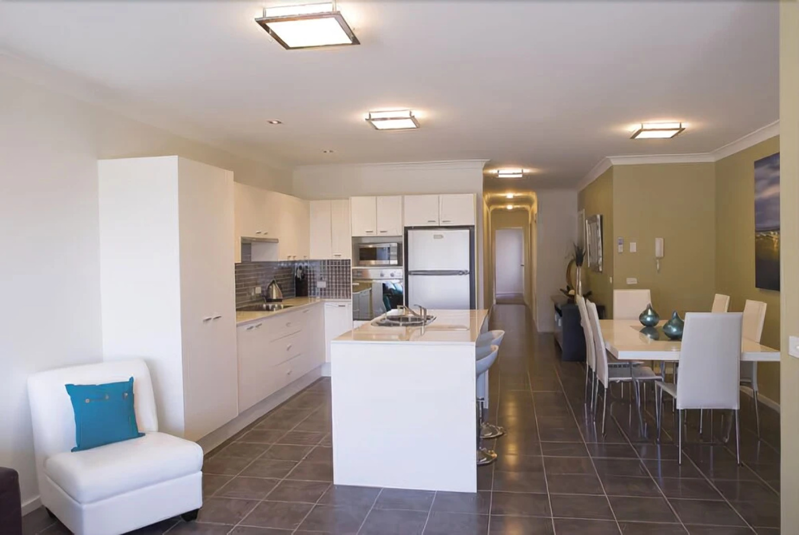Mollymook Beachfront Executive Apartment