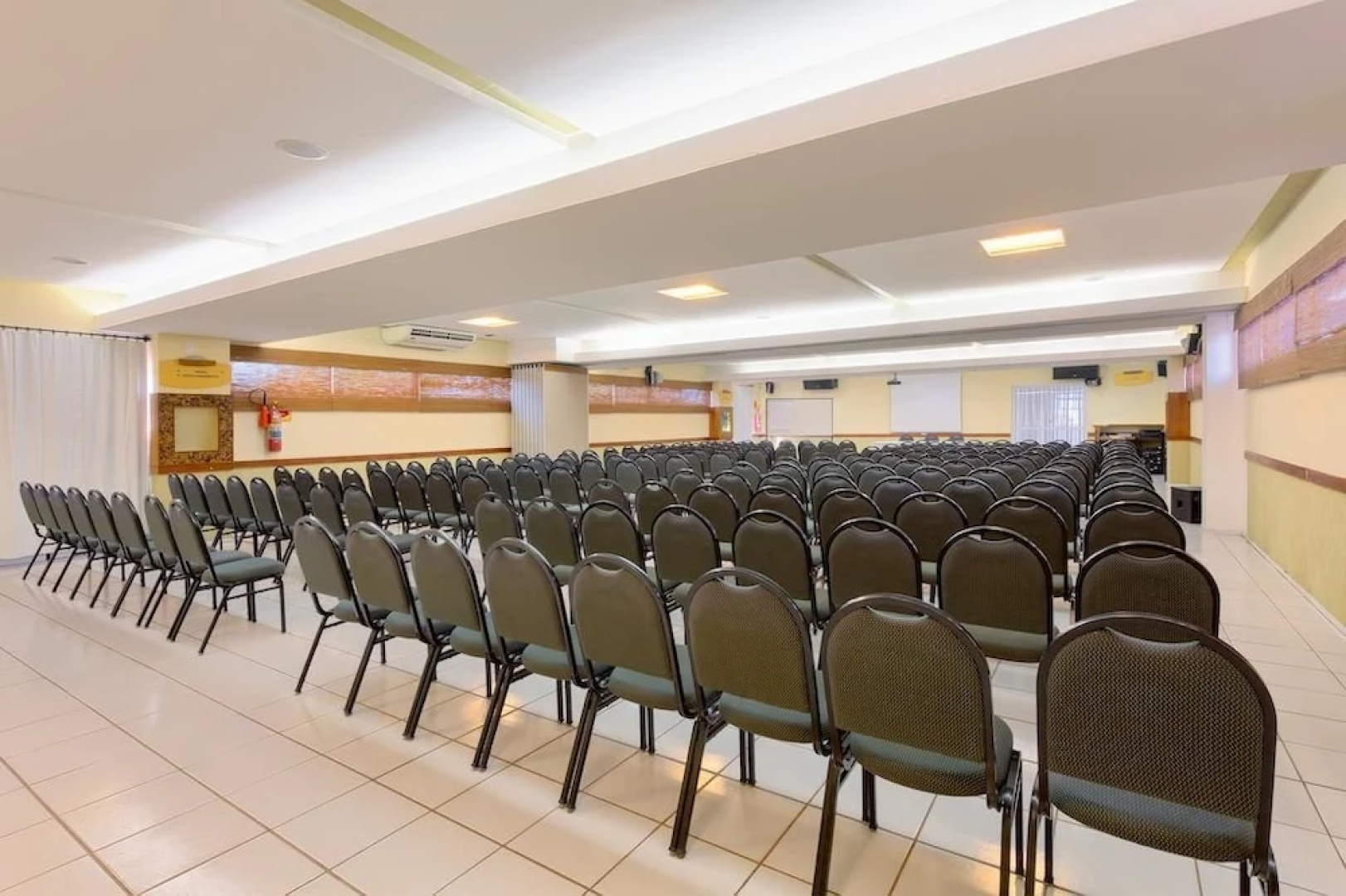 Apartamento no Condomínio Lençois Flat - 201 bloco Atins