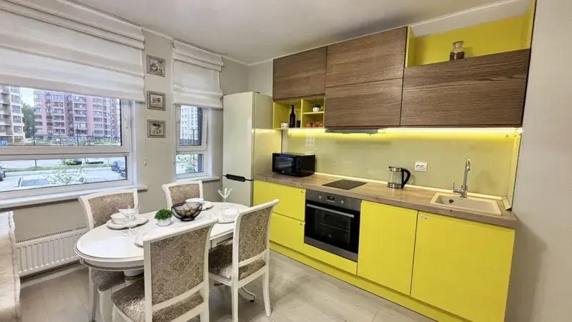 Мун72 на улице Джанбровского, д. 4